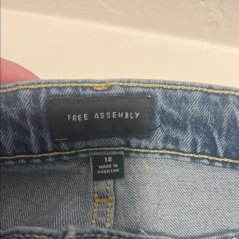 Distressed Blue Jean Shorts with Raw Hem - Picture 5 of 5